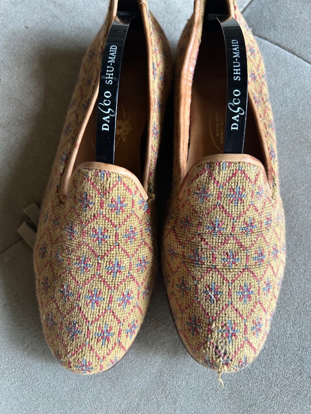 Stubbs & Wootton Women's needlepoint Loafer in beige with red and blue diamonds